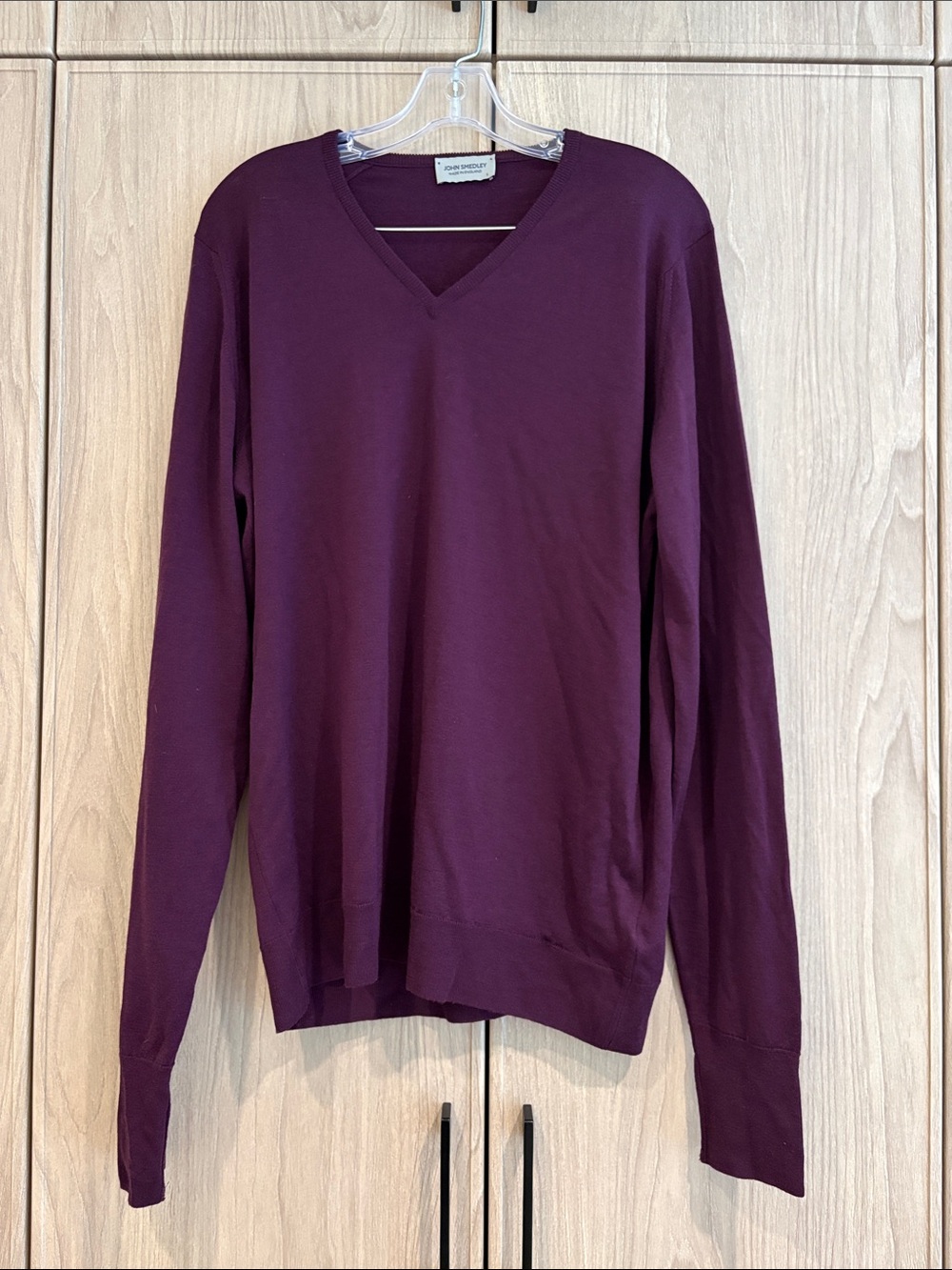 John Smedley - Men's V-Neck Sweater - Deep Plum